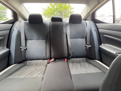 Used 2025 Nissan Versa SV FWD image 37