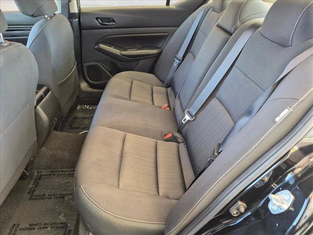 Used 2025 Nissan Altima 2.5 SV FWD image 25