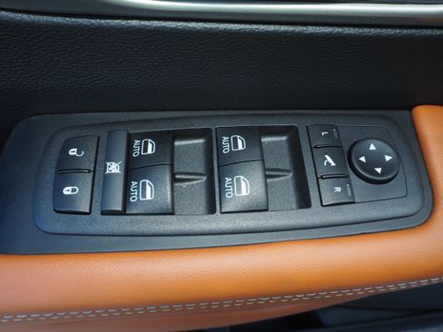 New 2026 Chrysler Pacifica Pinnacle image 27