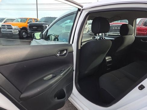 Used 2016 Nissan Sentra S image 10