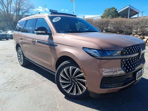 New 2026 Lincoln Navigator Black Label AWD/4WD image 1