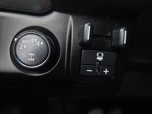 Used 2019 Chevrolet Suburban LS w/ All-Season Package AWD/4WD image 26