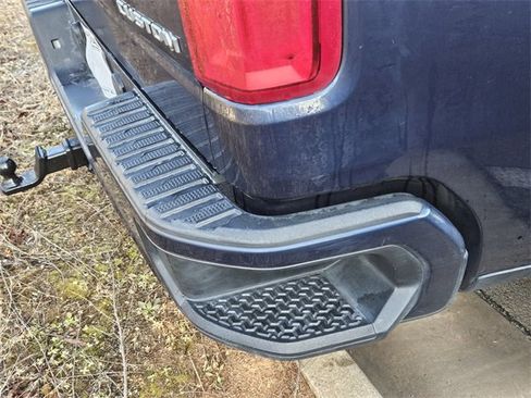 Used 2021 Chevrolet Silverado 1500 Custom image 16