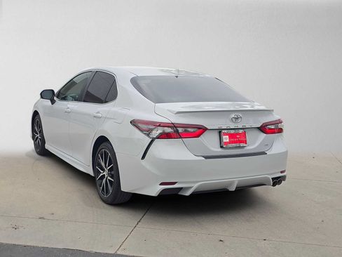 Used 2024 Toyota Camry SE FWD image 5