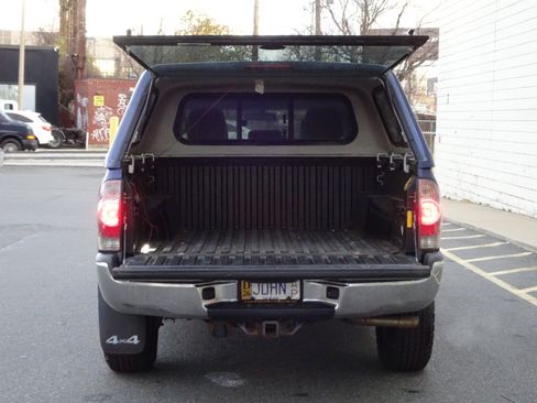 Used 2015 Toyota Tacoma 4x4 Double Cab image 9