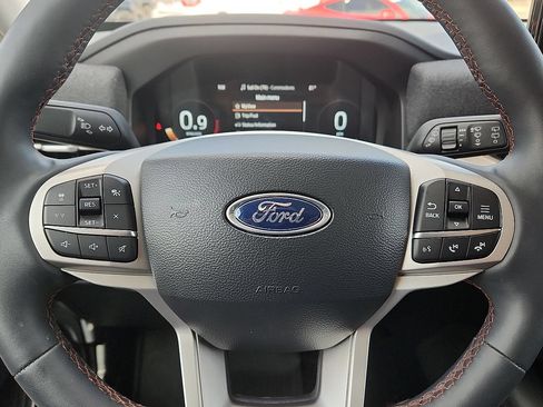 Certified 2025 Ford Explorer Active w/ Active Comfort Package RWD image 11