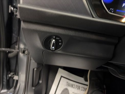 Certified 2024 Volkswagen Jetta SE w/ Panoramic Sunroof Package image 24