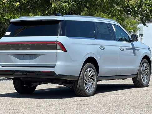 New 2026 Lincoln Navigator L Reserve AWD/4WD image 4