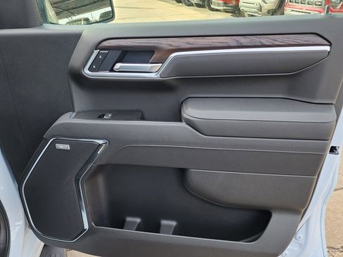 New 2026 GMC Sierra 1500 SLT image 36