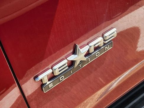 Used 2021 Chevrolet Tahoe LT w/ LT Signature Package RWD image 10