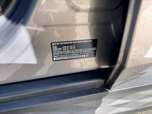 Certified 2025 BMW i5 xDrive40 w/ Premium Package image 34