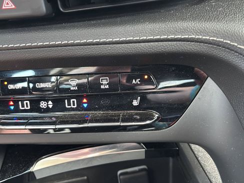 Used 2023 Buick Envision Preferred FWD image 29