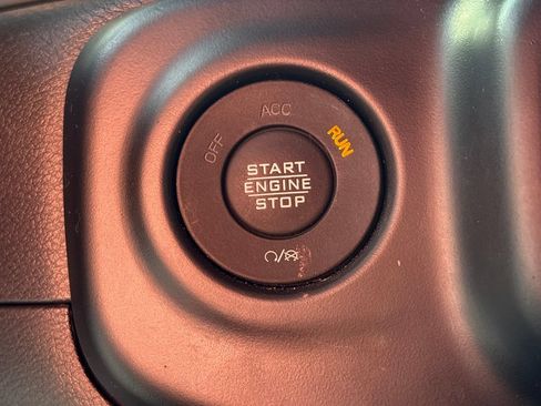 Used 2023 Jeep Wrangler Unlimited Sahara AWD/4WD image 14