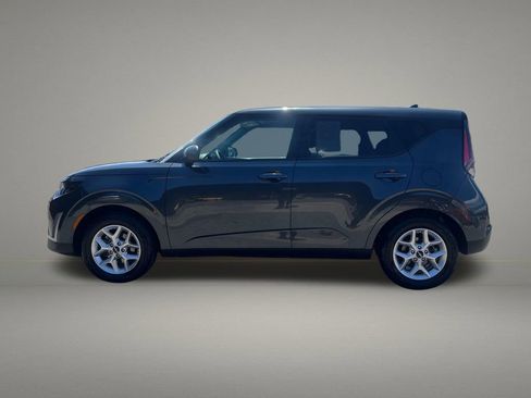 Used 2025 Kia Soul LX w/ LX Technology Package FWD image 2