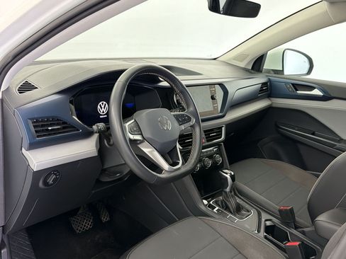 Used 2024 Volkswagen Taos SE FWD image 4