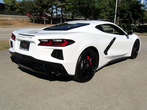 Used 2023 Chevrolet Corvette Stingray Coupe image 5