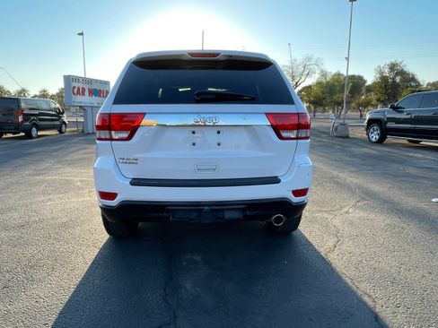 Used 2013 Jeep Grand Cherokee Laredo w/ Laredo E Group image 4
