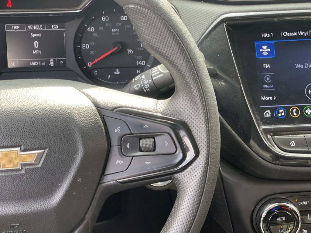 Used 2023 Chevrolet TrailBlazer LT w/ Convenience Package FWD image 12