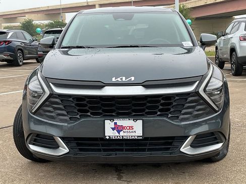 Used 2024 Kia Sportage LX FWD image 3