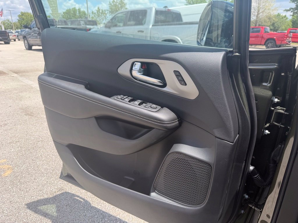 New 2027 Chrysler Pacifica Select w/ Family Tech Group FWD image 23