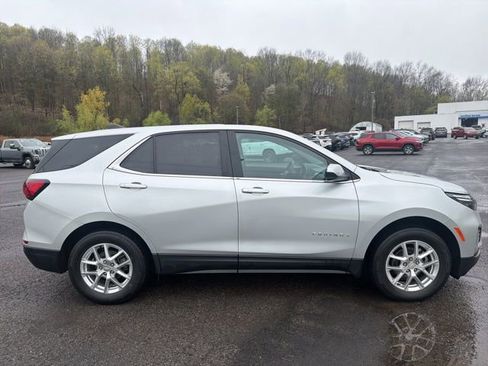 Used 2022 Chevrolet Equinox LT w/ Driver Convenience Package AWD/4WD image 6
