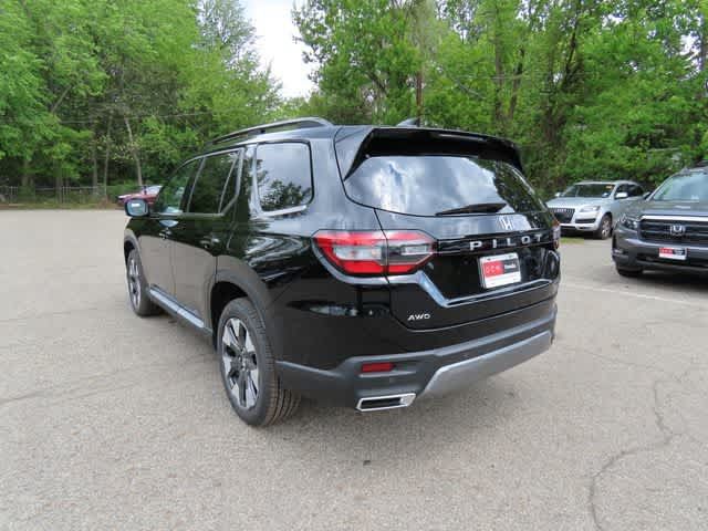 New 2026 Honda Pilot Touring image 4