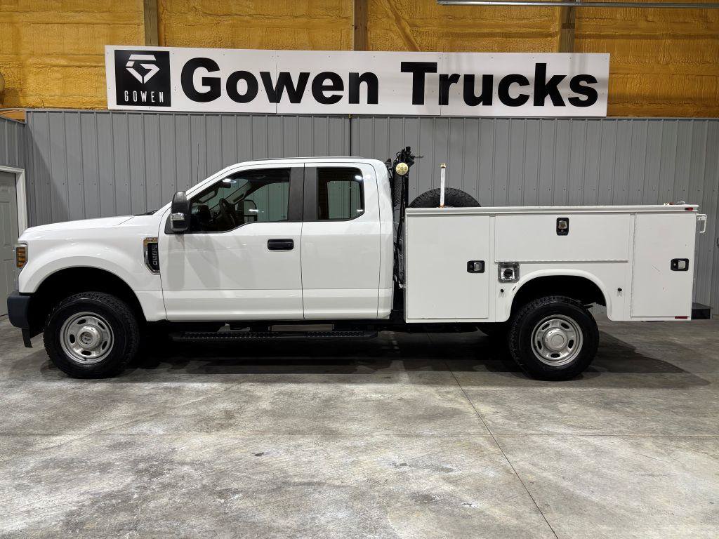 Used 2018 Ford F250 XL w/ Power Equipment Group AWD/4WD image 2