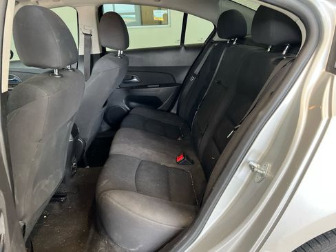 Used 2015 Chevrolet Cruze LT image 9