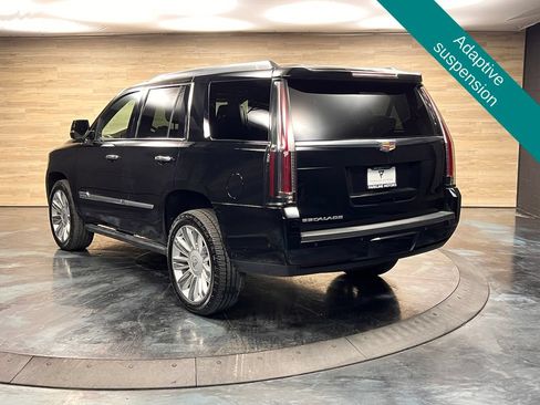 Used 2020 Cadillac Escalade Platinum AWD/4WD image 9
