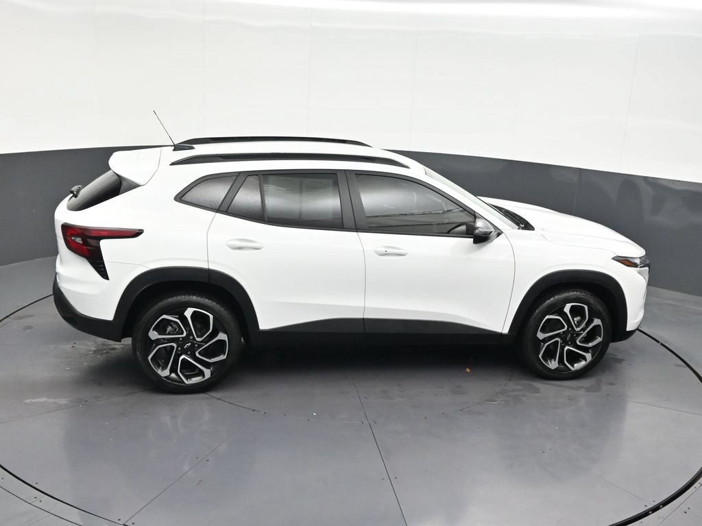 Used 2025 Chevrolet Trax RS FWD image 20