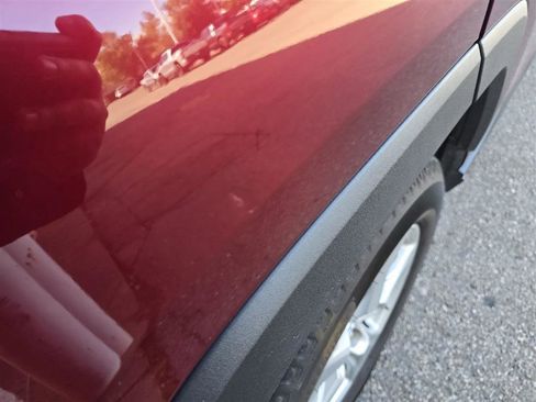 Used 2020 Toyota RAV4 XLE image 18