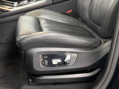 Used 2026 BMW X7 xDrive40i AWD/4WD image 17