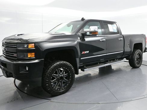 Used 2019 Chevrolet Silverado 2500 LTZ w/ Duramax Plus Package AWD/4WD image 3