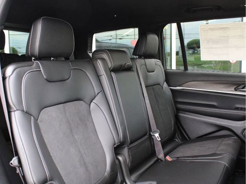 New 2026 Jeep Grand Cherokee L 4WD image 28
