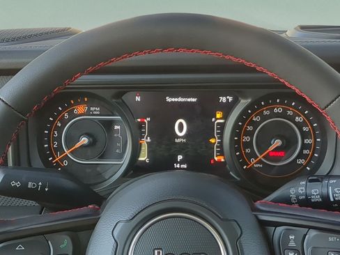 Used 2024 Jeep Wrangler Unlimited Rubicon w/ XTREMEE 35" Tire Package AWD/4WD image 32