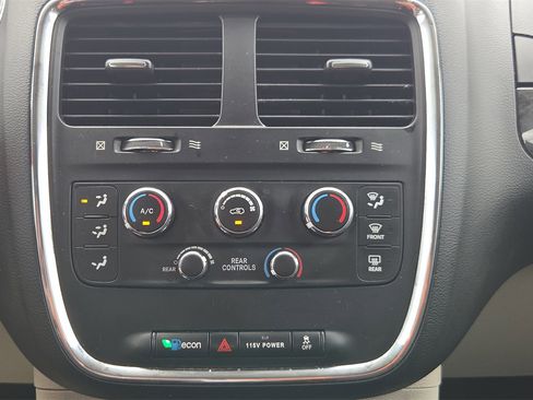 Used 2017 Dodge Grand Caravan SE w/ Power Window Group image 33