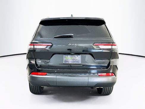 Used 2021 Jeep Grand Cherokee L Laredo AWD/4WD image 7