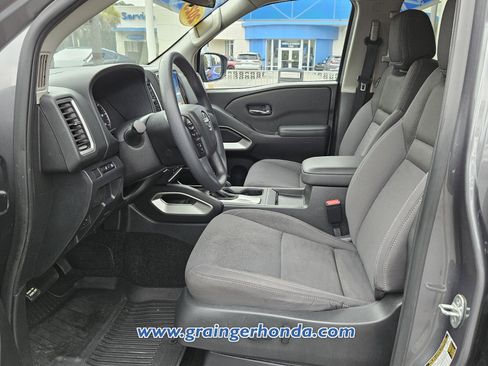 Used 2023 Nissan Frontier SV w/ Technology Package image 10