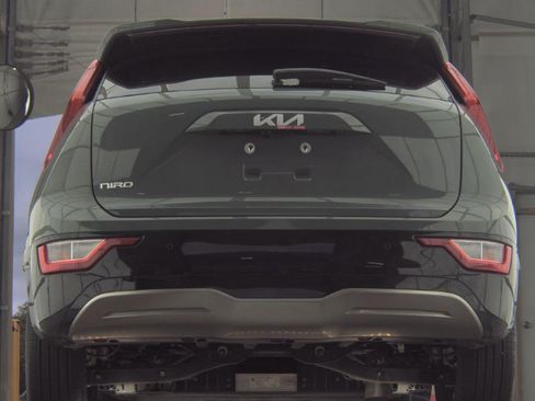 Certified 2024 Kia Niro Wind w/ Wind Preserve Package FWD image 7