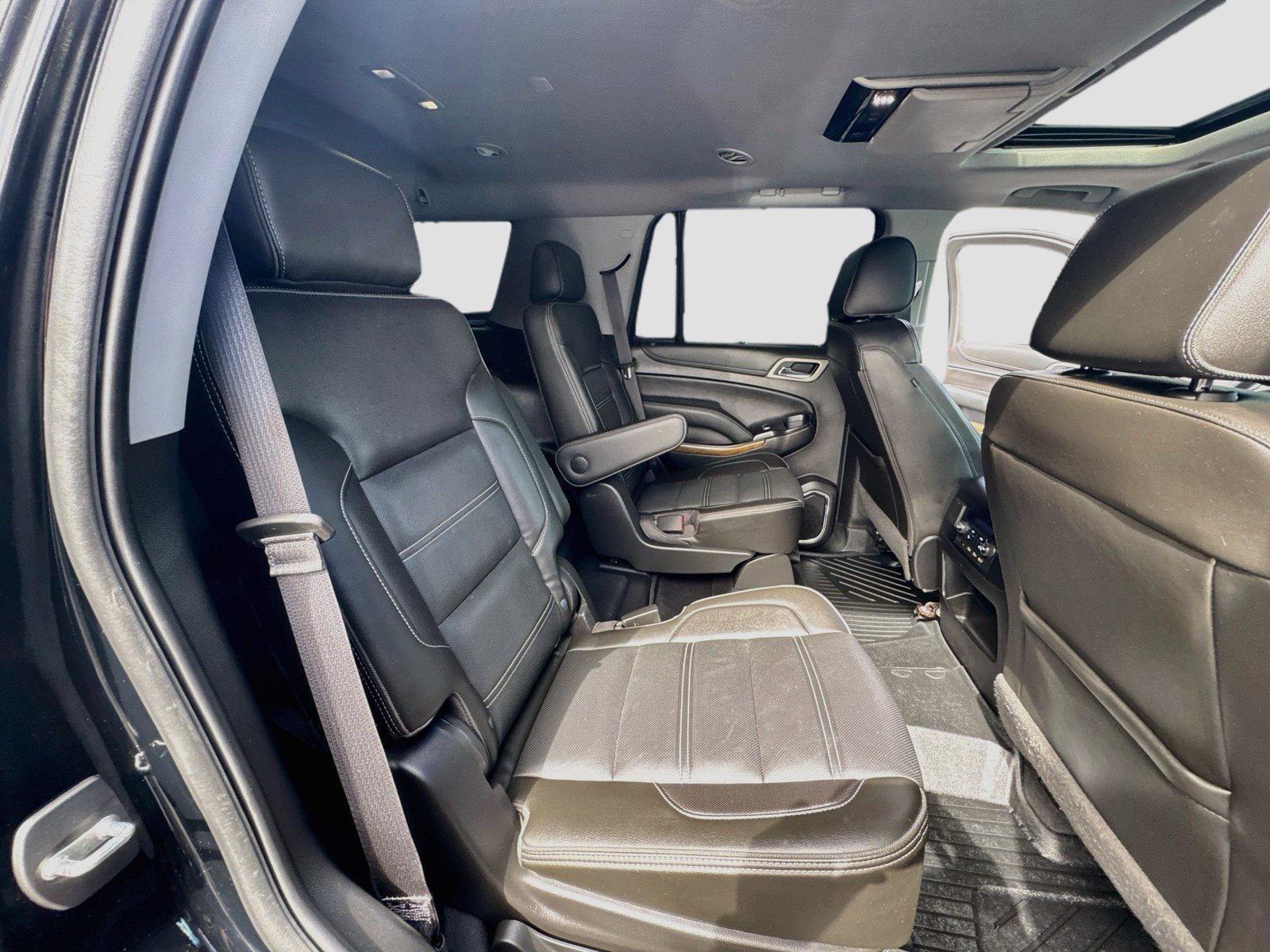 Used 2019 GMC Yukon Denali w/ Denali Ultimate Package AWD/4WD image 31