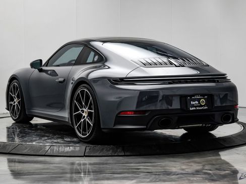 Used 2025 Porsche 911 Carrera T RWD image 11