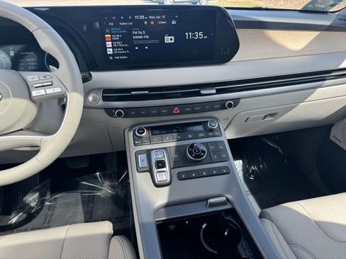 Used 2023 Hyundai Palisade Limited w/ Cargo Package image 2
