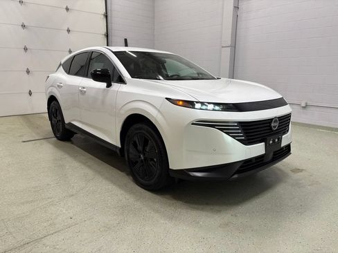 Used 2025 Nissan Murano SV AWD/4WD image 2