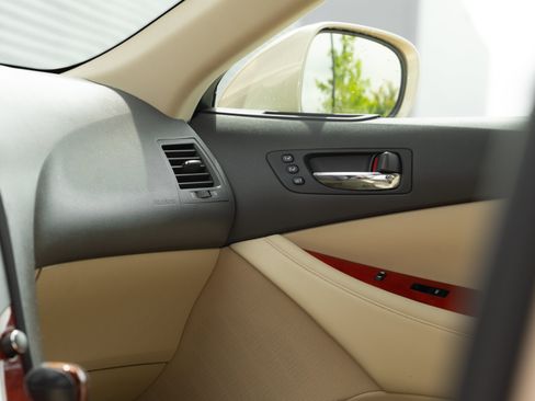 Used 2007 Lexus ES 350 w/ Premium Plus Pkg FWD image 16