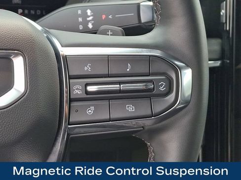Used 2025 GMC Yukon XL Denali AWD/4WD image 8