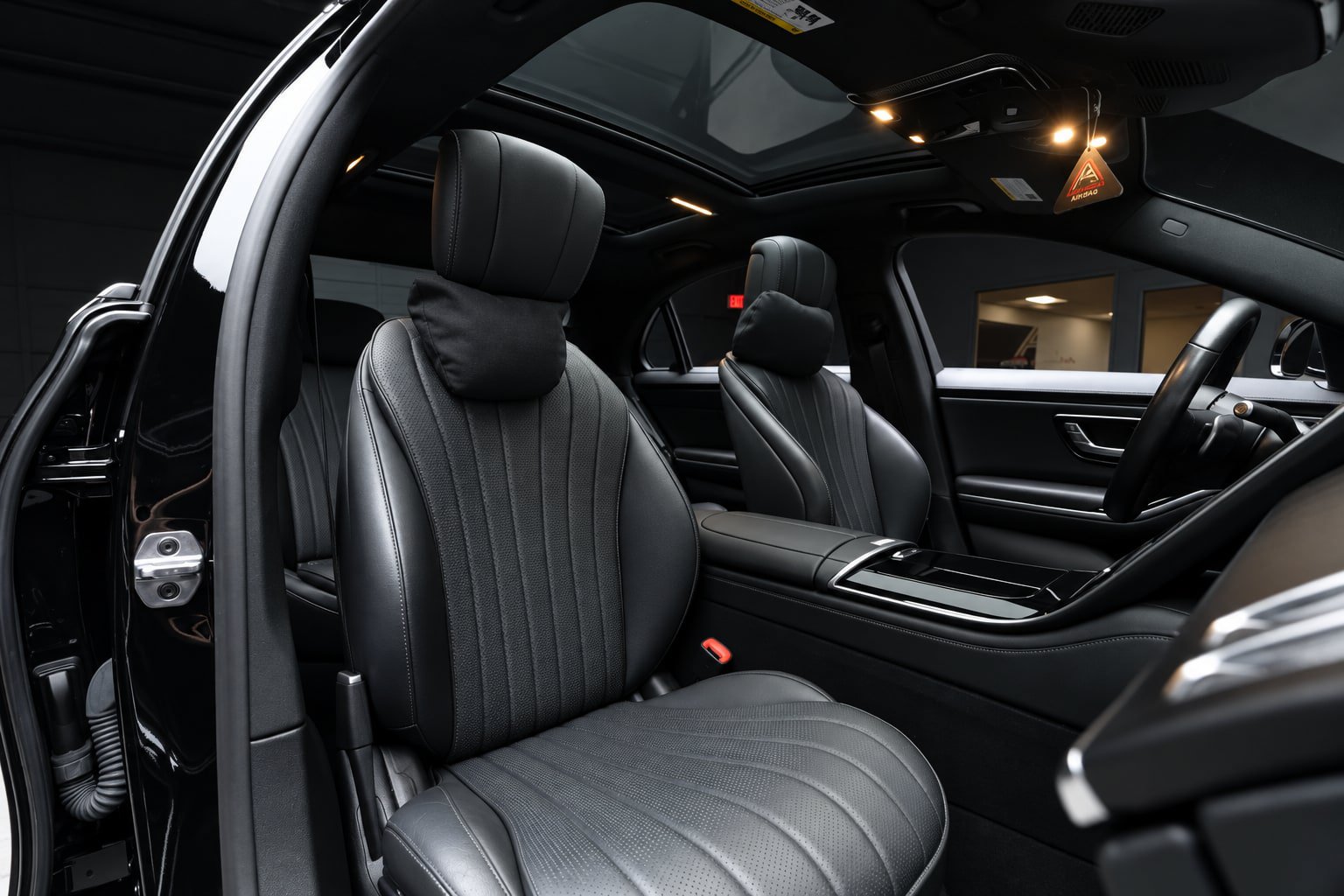 Used 2022 Mercedes-Benz S 500 4MATIC w/ AMG Line Package image 23