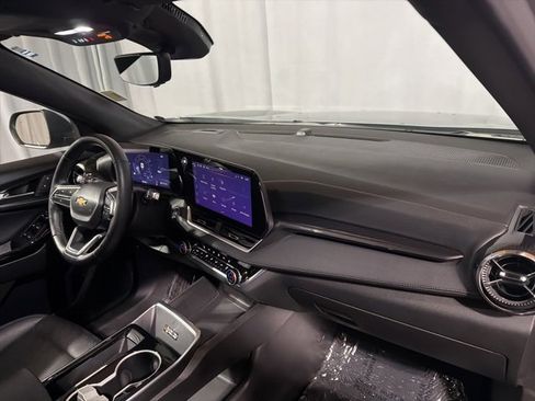 Used 2025 Chevrolet Equinox LT w/ Convenience Package II image 20