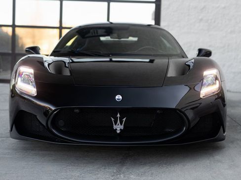 Used 2022 Maserati MC20 Coupe image 11