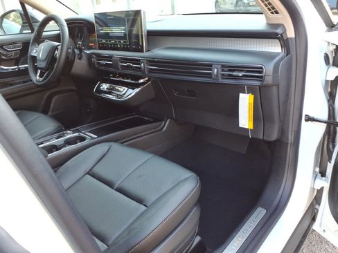 New 2026 Lincoln Corsair Premiere AWD/4WD image 9