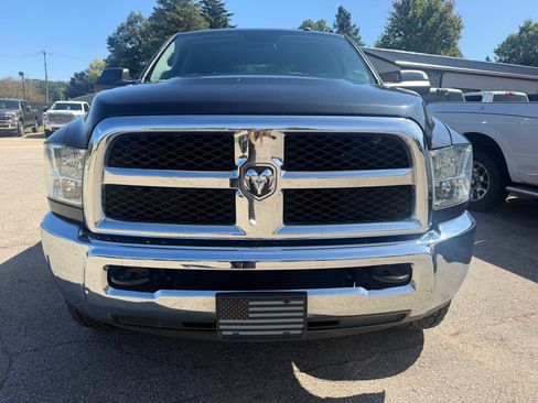 Used 2018 RAM 2500 Tradesman w/ Chrome Appearance Group AWD/4WD image 3